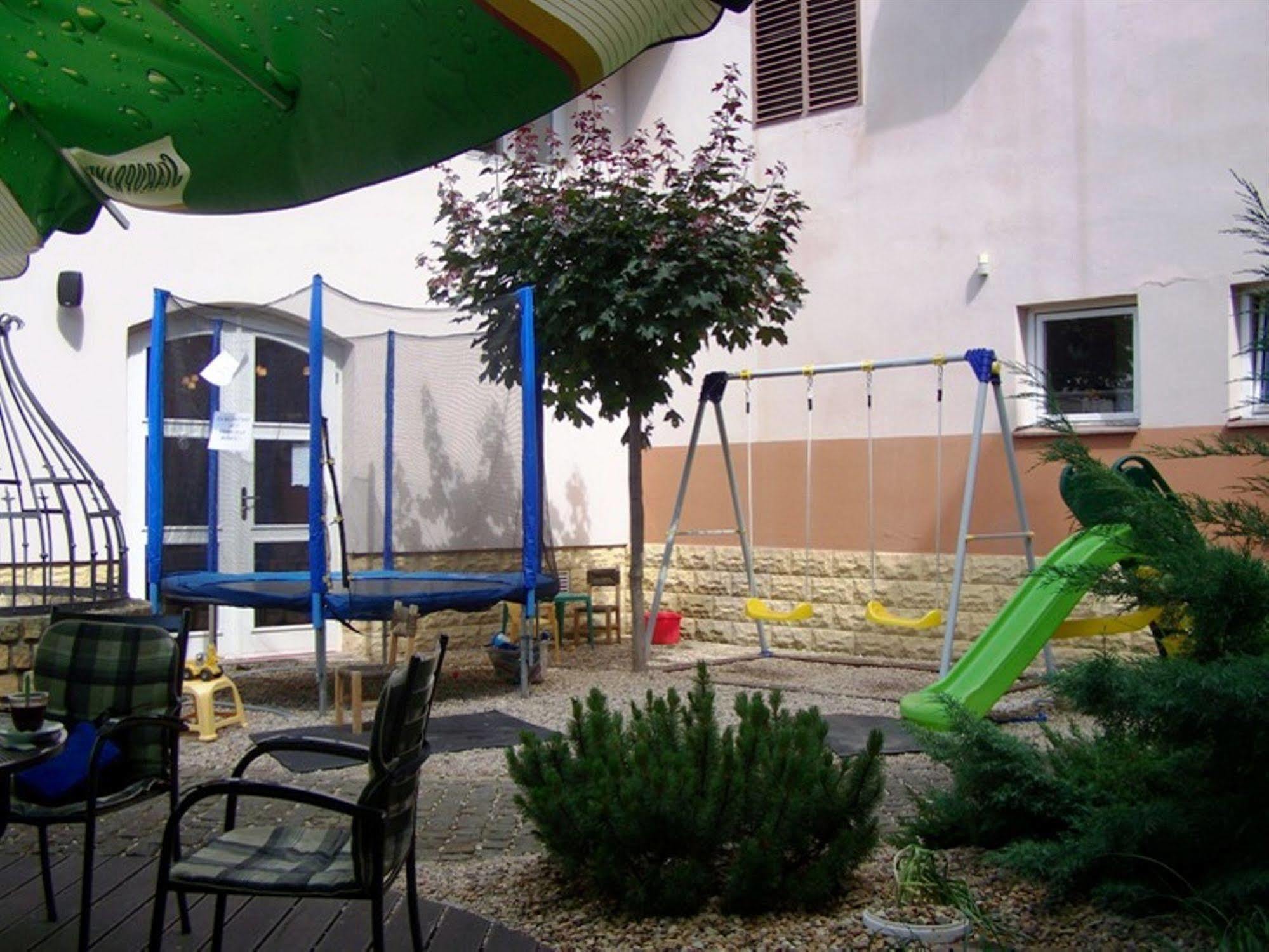 Hotel Pariz Jicin Exterior photo