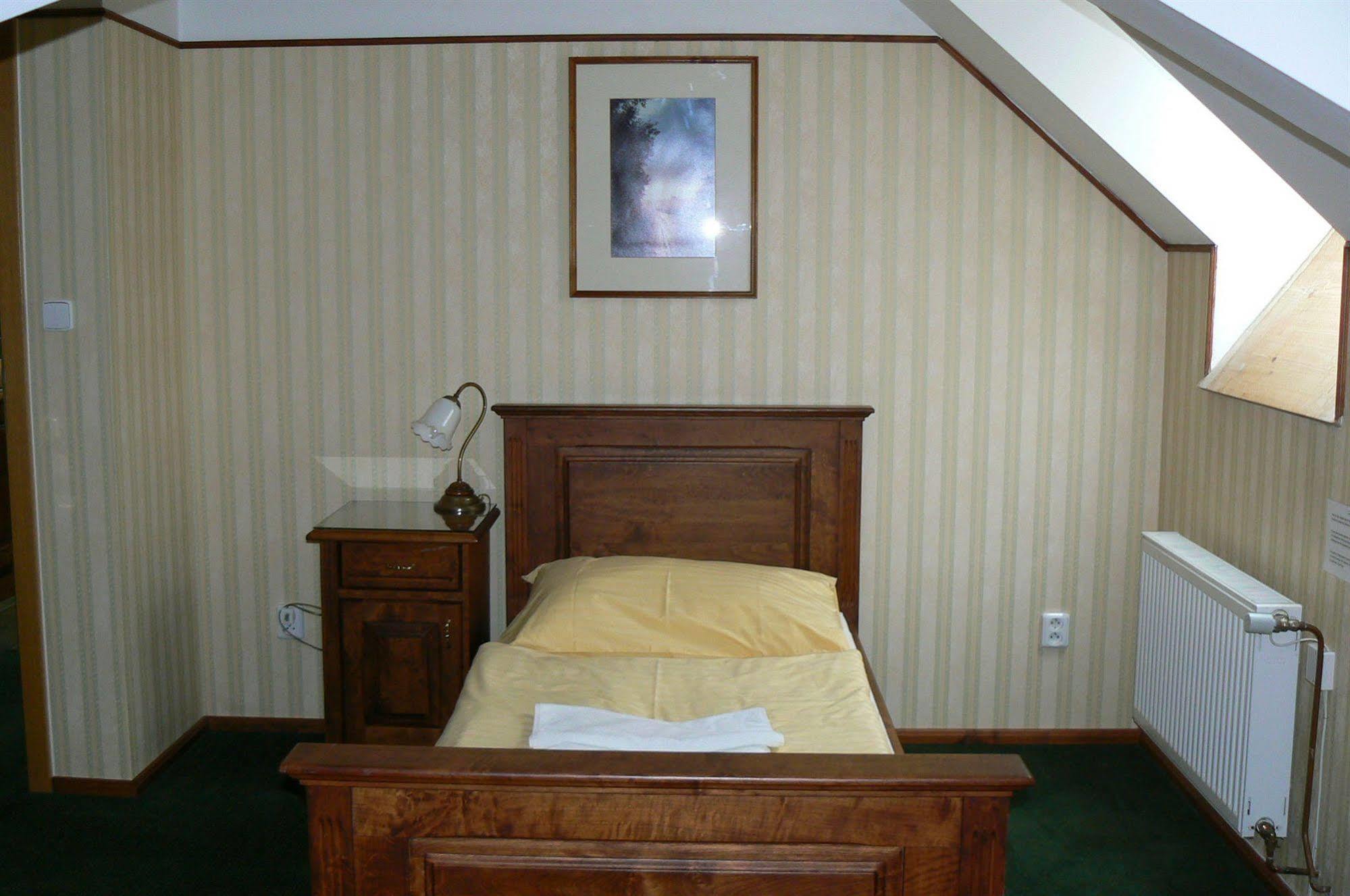 Hotel Pariz Jicin Exterior photo
